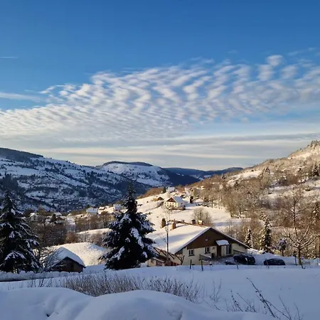 アパート Les Yeux Du